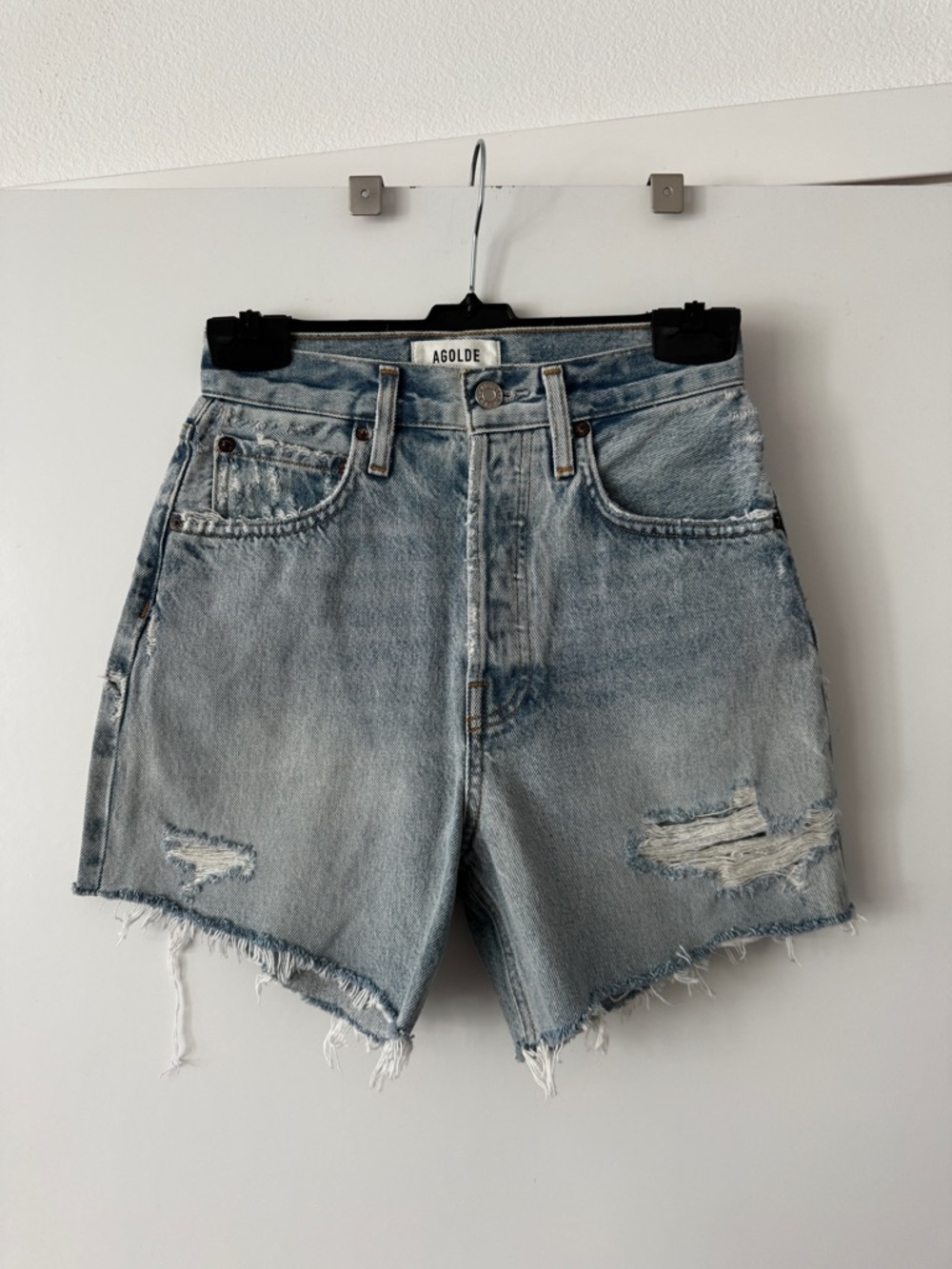 AGOLDE Riley Short. NWOT size 23